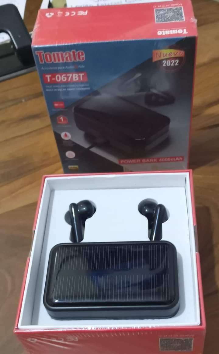 AUDIFONOS CON PANEL SOLAR